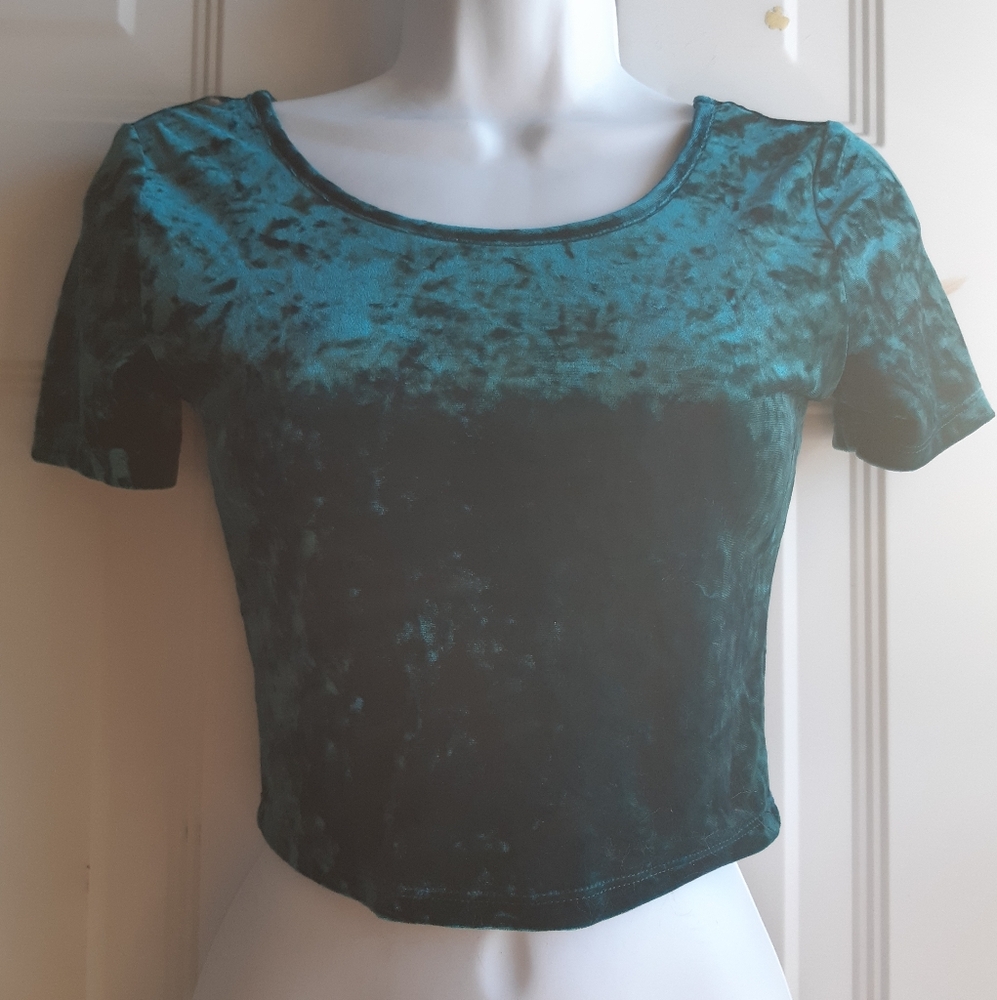 Green Velvet Crop - Picture 5 of 6